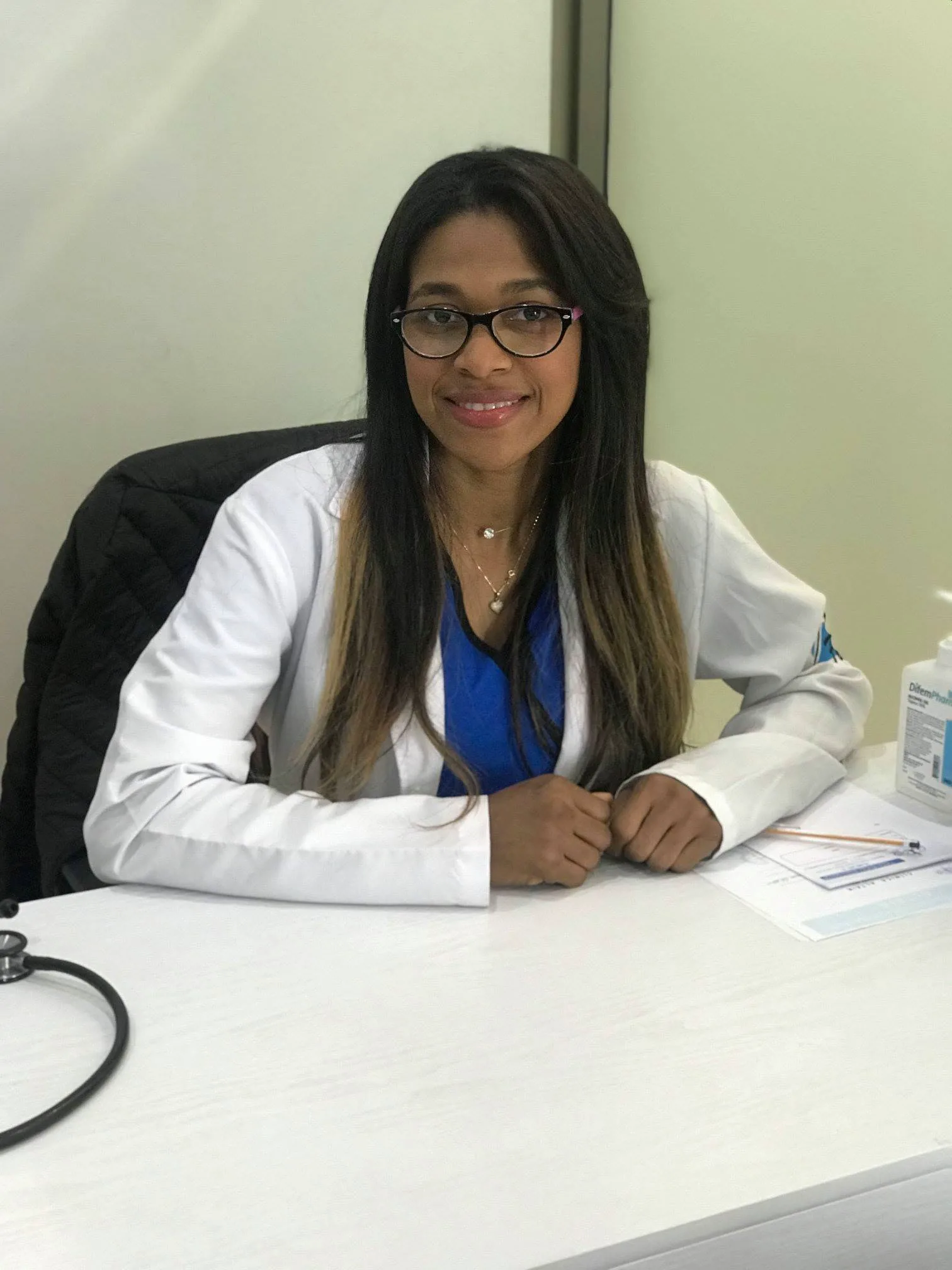 Dra. Linda Viviana Manuel Álvarez - Médico Experta en Diabetes, Obesidad y Estética